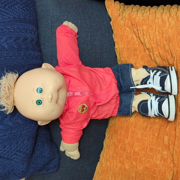Cabbage Patch Kids Baby Boy in Windbreaker Jacket /Denim Shorts & Black Hightops - Picture 7 of 10